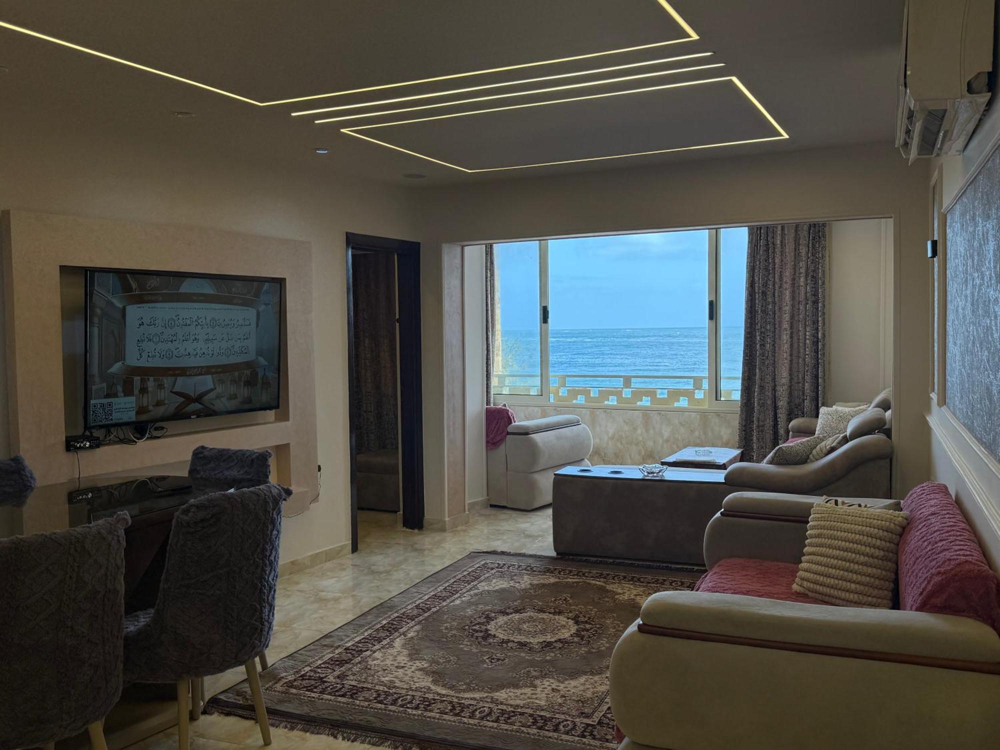Seaview 3-bedrooms In Maamoura , Apartament
