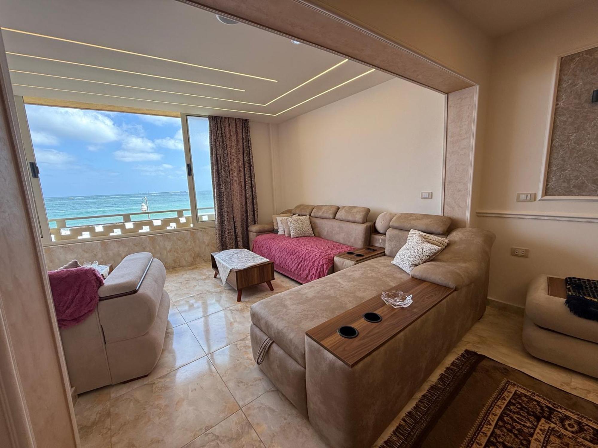 Seaview 3-bedrooms In Maamoura , Apartament Alexandria